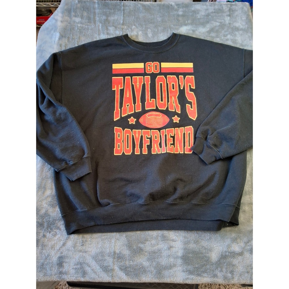 Gildan Heavy Bld Go Taylor's Boyfriend Sweatshirt Women 2XL Kansas City Chiefs